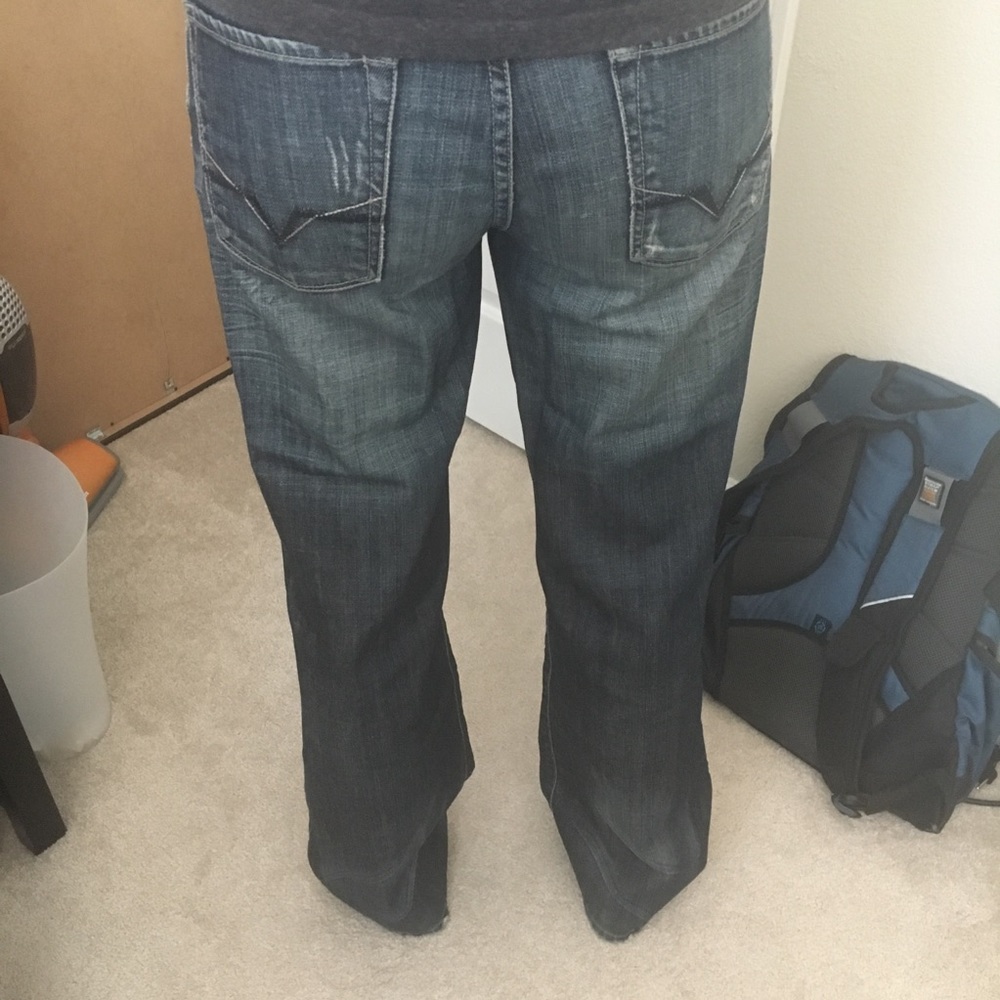 Guess bootcut jeans 30x32; medium wash